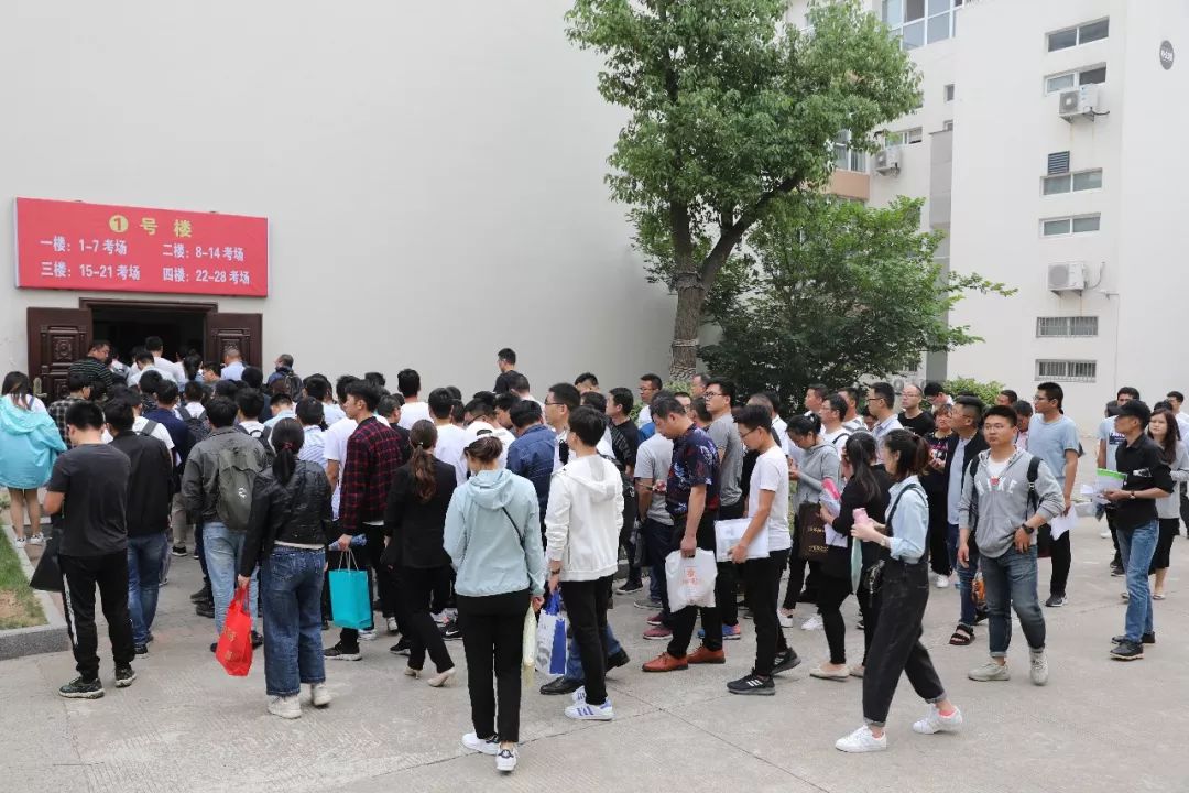 建造师证书烂大街？持证也难找工作？说这话的目的真不单纯