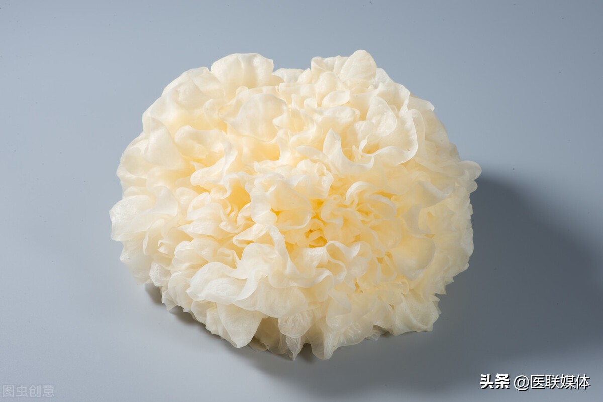 肺功能下降怎么办？不妨常吃这“3白”，帮你清肺润肺