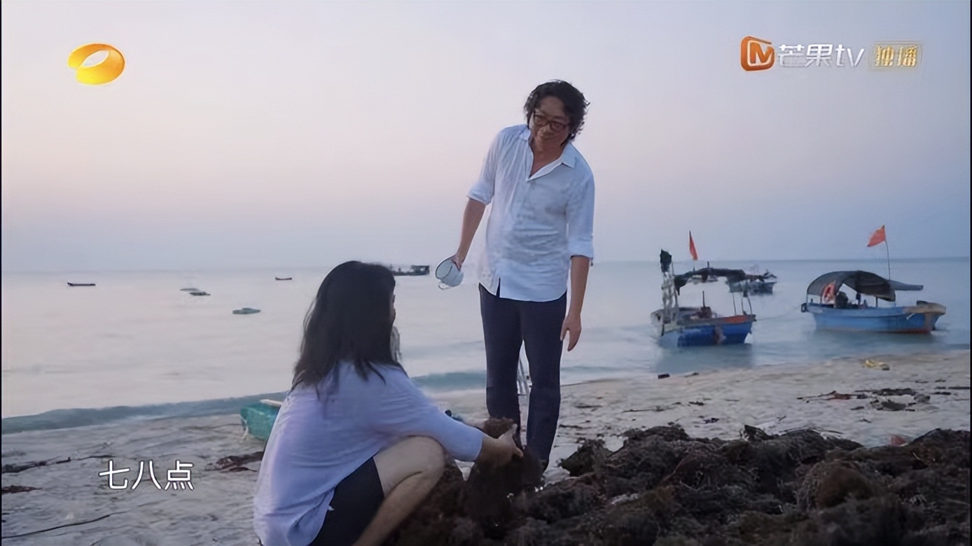 《向往的生活》暴露真相：何炅、黄磊都在敷衍，笑点全靠飞行嘉宾