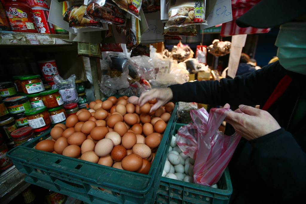 台灣人要吃不起茶葉蛋了？ 雞蛋缺貨嚴重價格漲，林奕華批蔡當局卸責