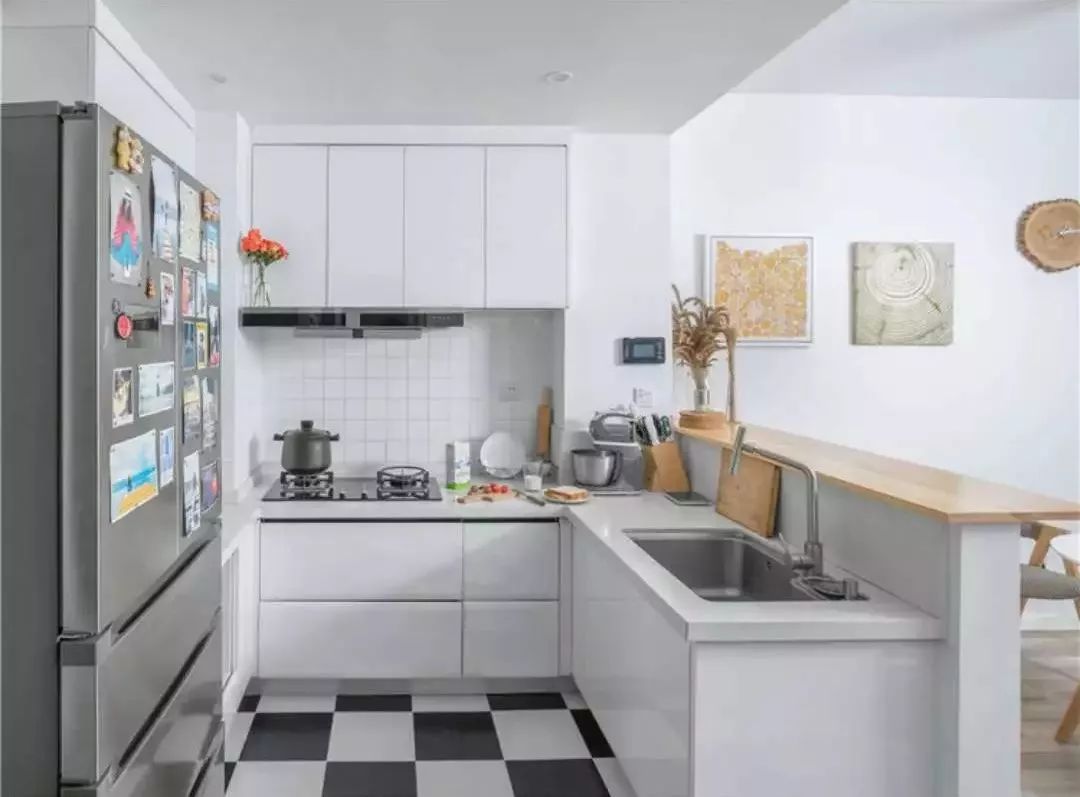 90平两室一厅，独立书房，还有特大阳台，怎么装修的？