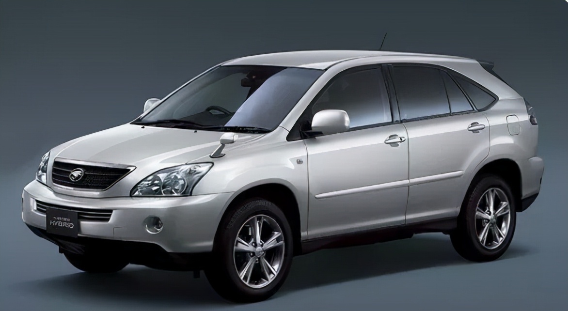 在雷克萨斯rx的基础上带来了第二代harrier,同样采用的前"鹰标"后"