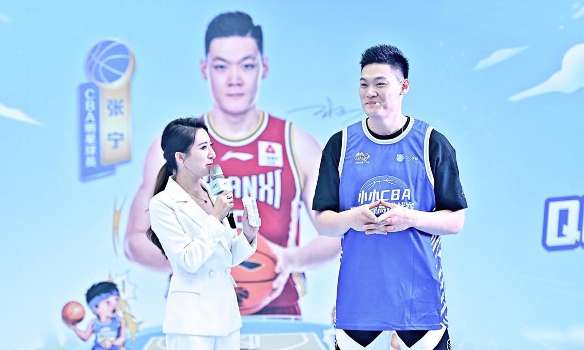 吹响梦想集结号，多位CBA球星亮相伊利QQ星儿童奶粉明星嘉年华