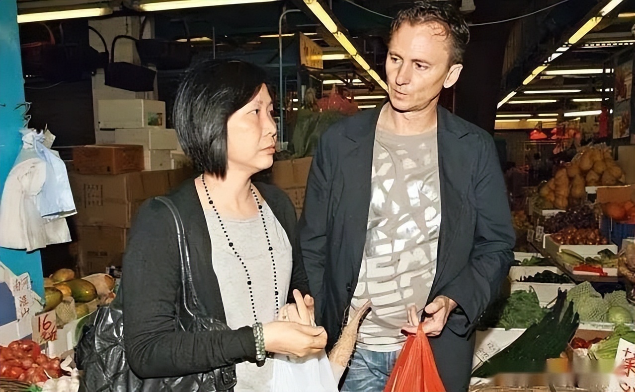 TVB「御用鬼佬」与妻先后患病不敢生育 为治疗欠80万巨债