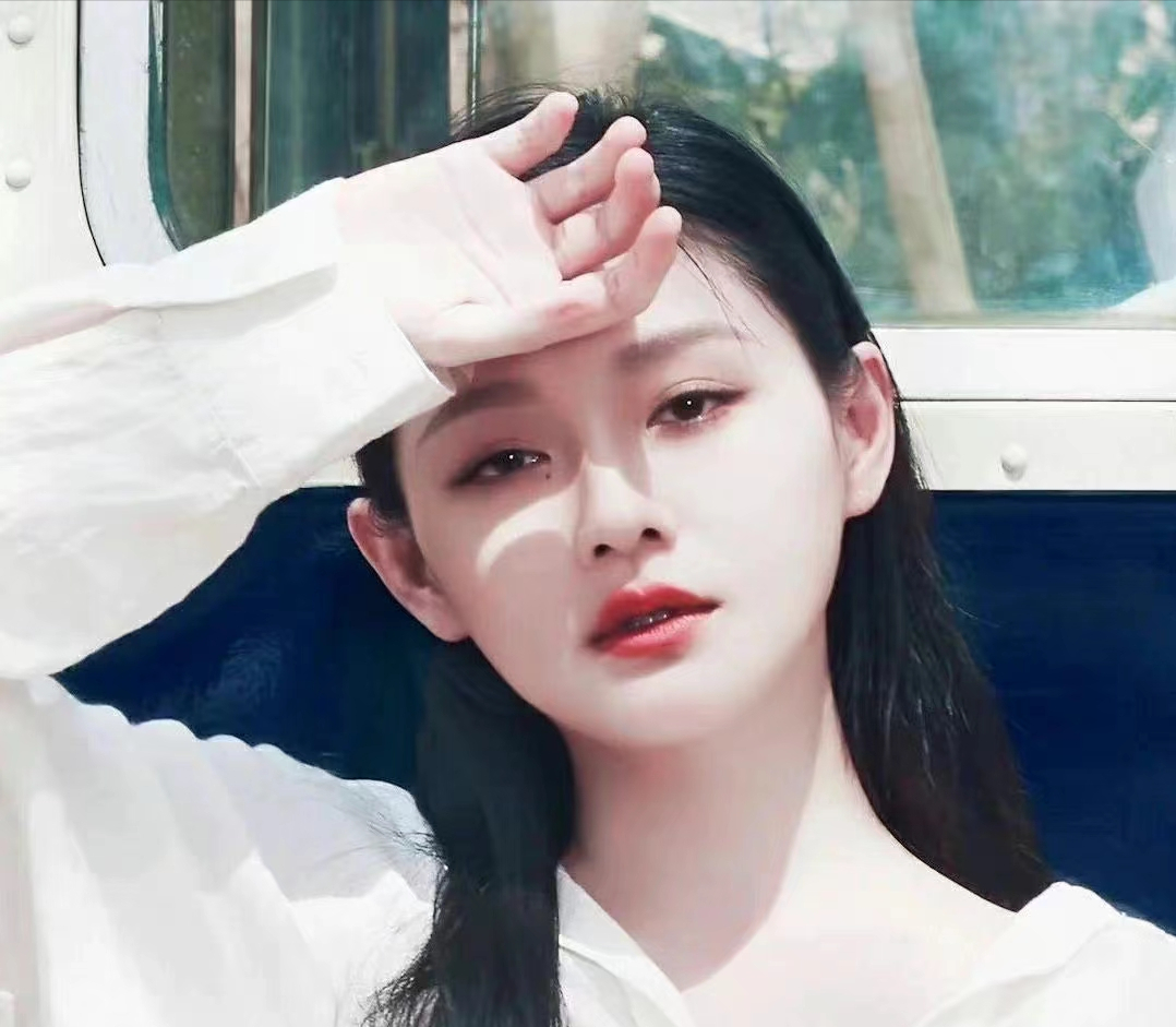 《泡沫之夏》里的尹夏沫终究是童话,现实生活里的大s一地鸡毛