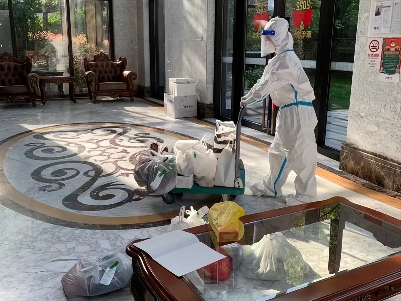 青春战“疫”| 从三尺讲台到抗“疫”前线，青年教职工在行动