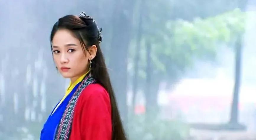 你觉得东方不败哪个打扮最好看？