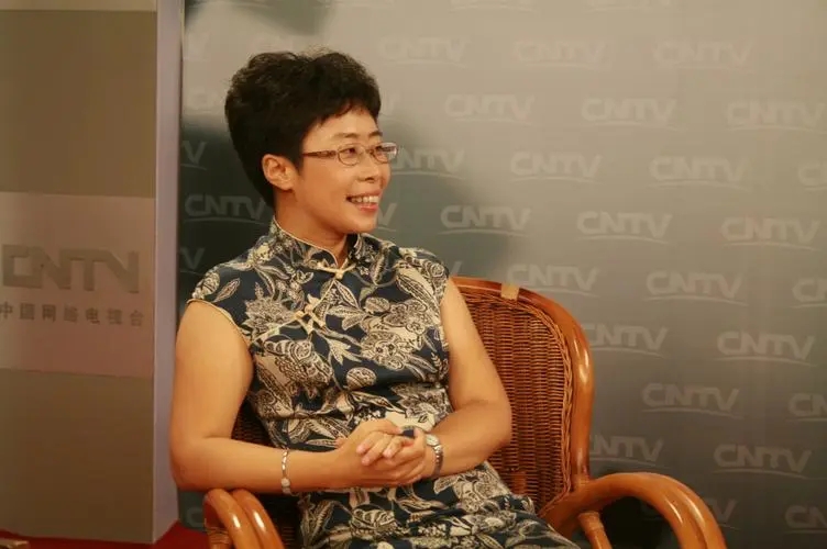 47岁不婚，却坚持追求白头偕老的婚姻，蒙曼老师有理性的女权主义