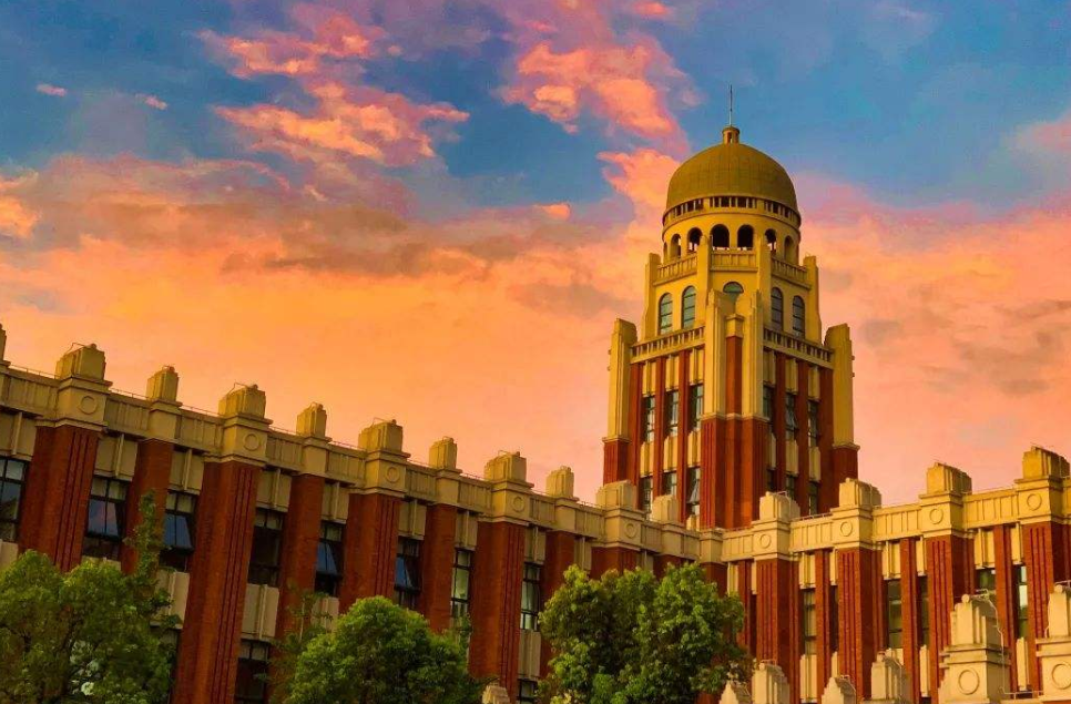 上海高校金字塔排名已更新，榜首堪称家喻户晓，华政排名略微退步