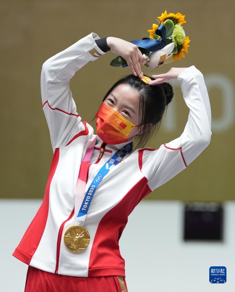 钟华论：逐梦新征程，奋斗创未来——2022年新年献词