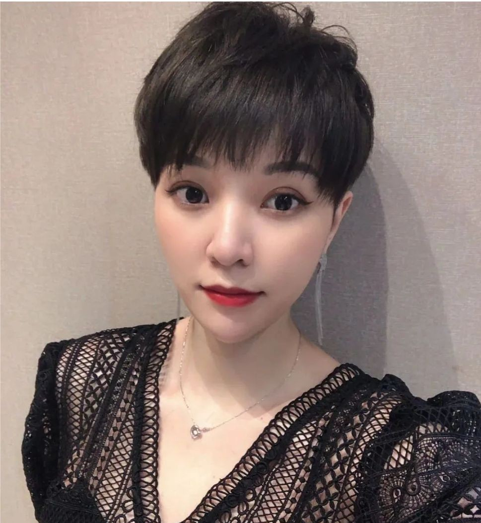 三种时尚减龄超短发,清爽又吸睛