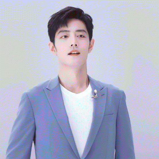 肖战他可真帅啊,帅到没边呀,这身材比例可太完美了