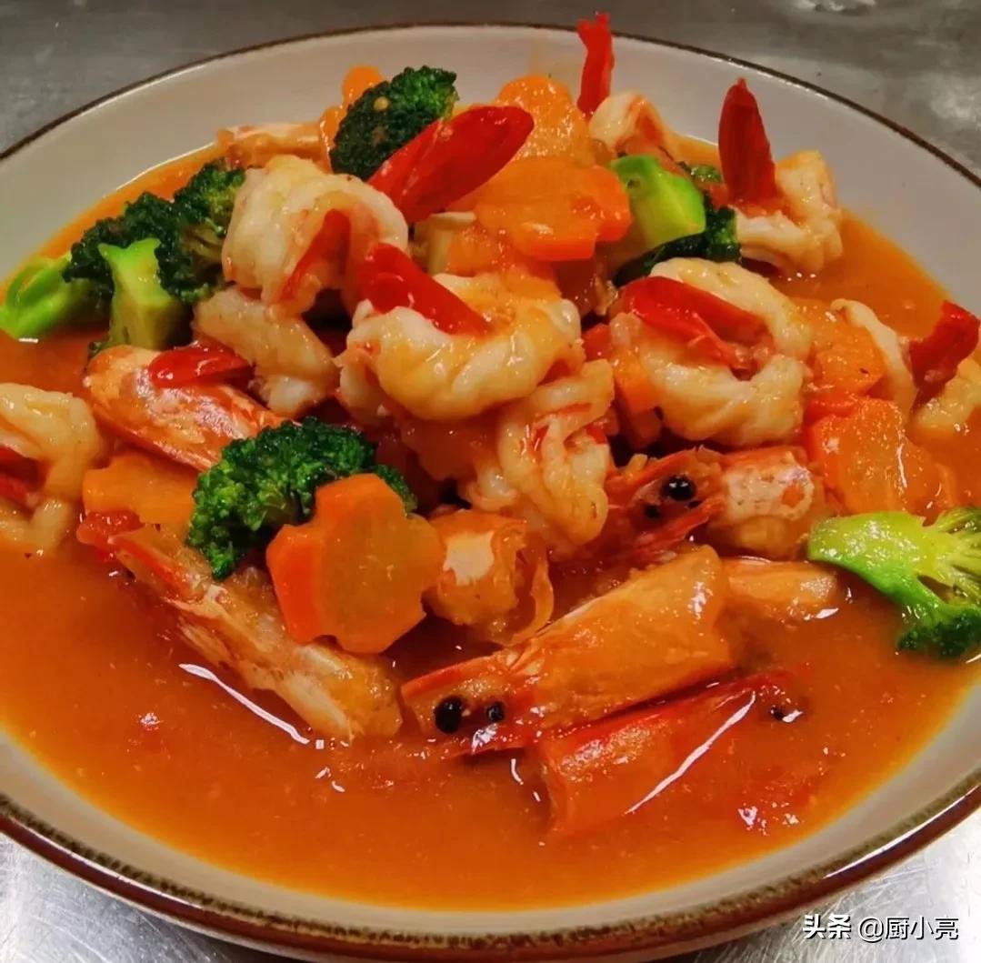 2022年夜饭16道硬菜来了，8凉8热，鸡鸭鱼肉样样齐全，好吃又有面
