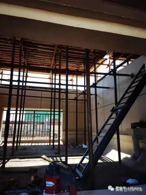 绿地中南漫悦湾:业主想回家 还要开证明?