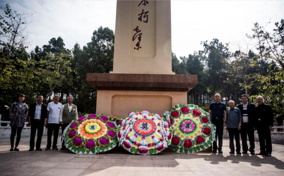 祭扫 正值人间四月天 文/王昌尧 摄影/王昌尧 吕林