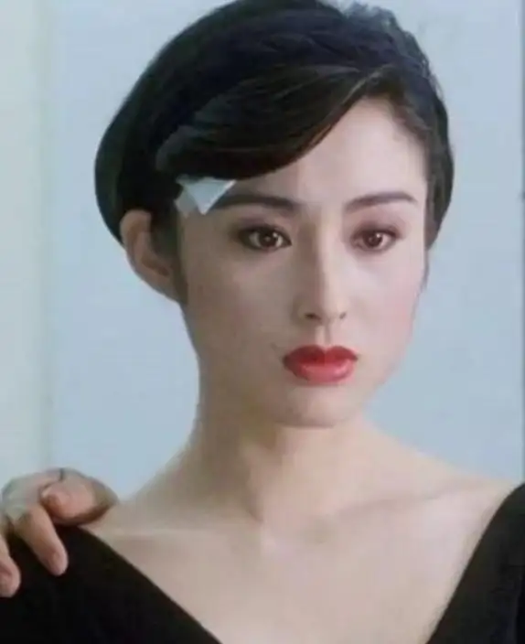 “呲牙咧嘴”别演回眸笑！有人回头一眼万年，有人我想给她按回去