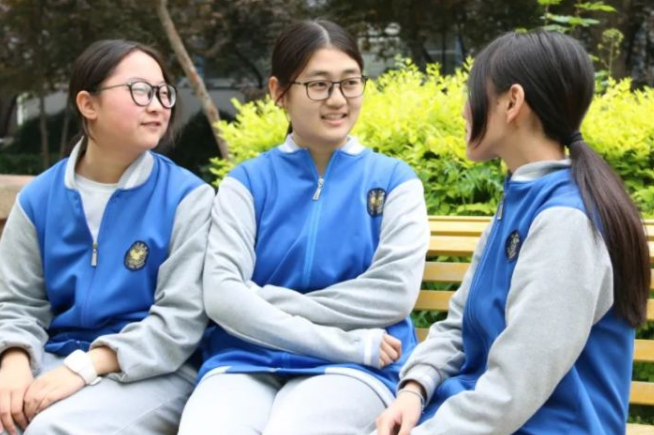 同样是高中生，一个上公立高中一个上私立高中，3年后差距明显