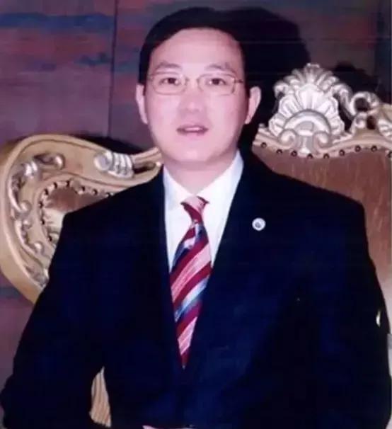 董卿丈夫密春雷失联半年，收到处罚通知，旗下ST海医作退市整理