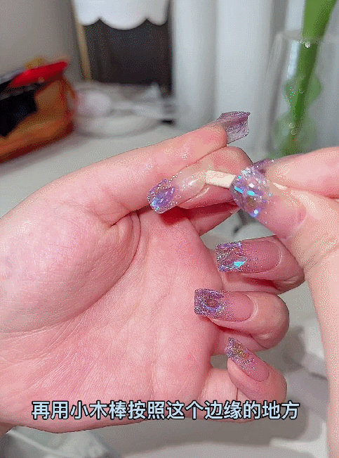 谁能拒绝在夏天做美甲呢？方便又平价的夏日美甲攻略快收好