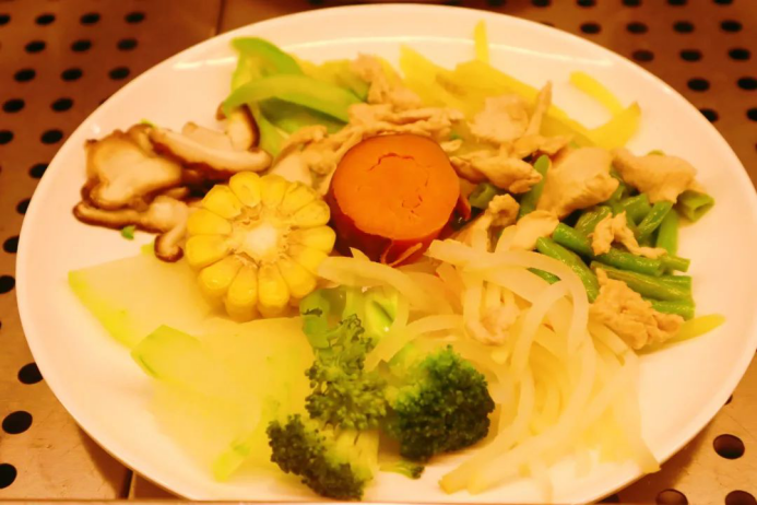 坐拥8大食堂，美食扎堆！湖北这所高校火了！还给学生免费送月饼，新春礼包！