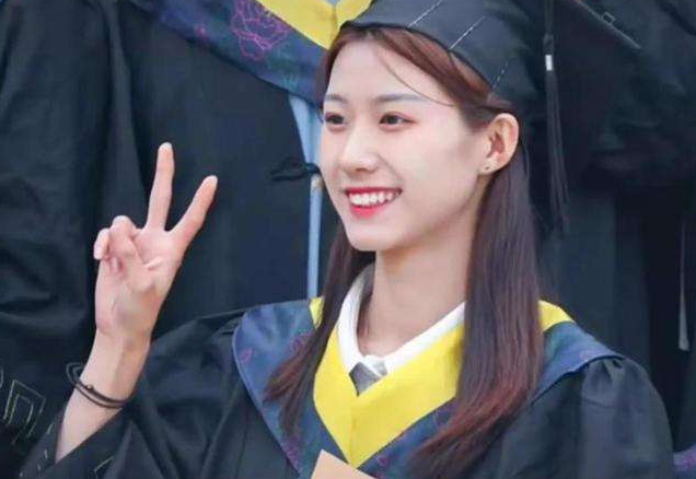 大学与高中的不同之处（大一和大四对比照走红）