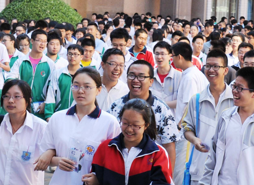 2022各省高考人数再创新高，河南考生突破百万，学生“内卷”严重