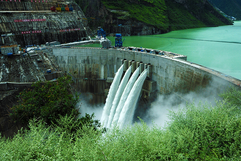 雅砻江水电站8,经营活动现金流净额公司的净利润是当期经营活动的最终