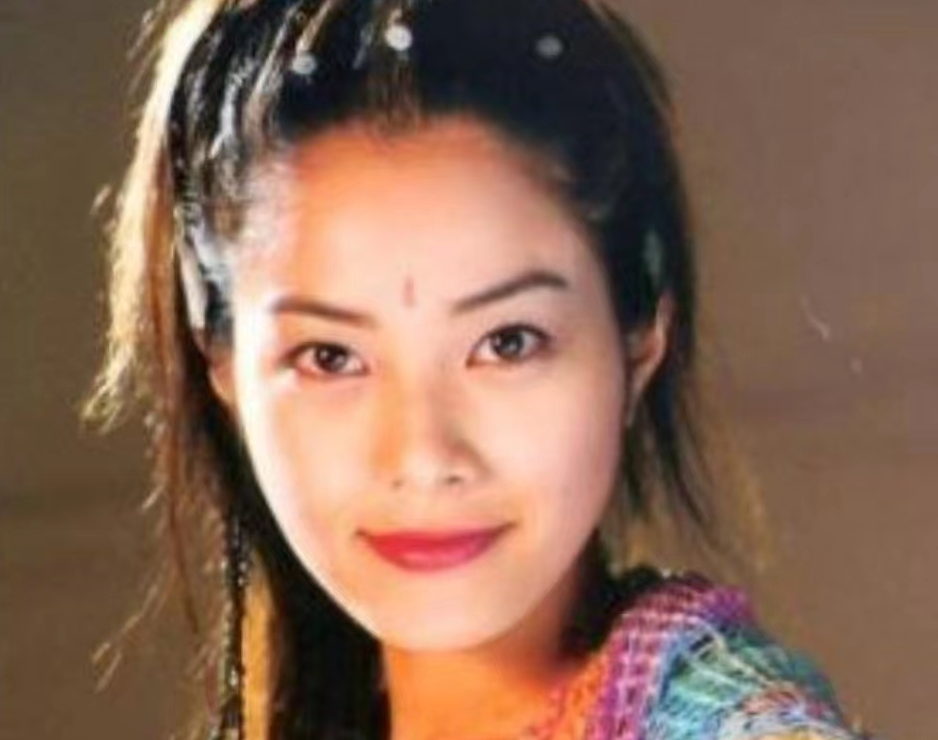 44岁徐怀钰颜值变化大，从红极一时到落魄，这位贫民天后经历了啥