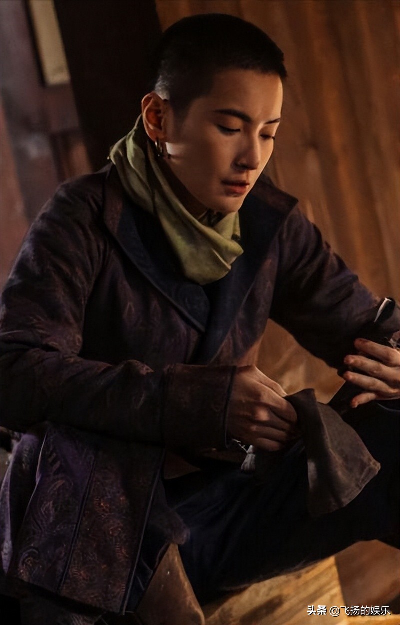 都是女扮男装，把唐嫣和叶童放一起，差距一目了然