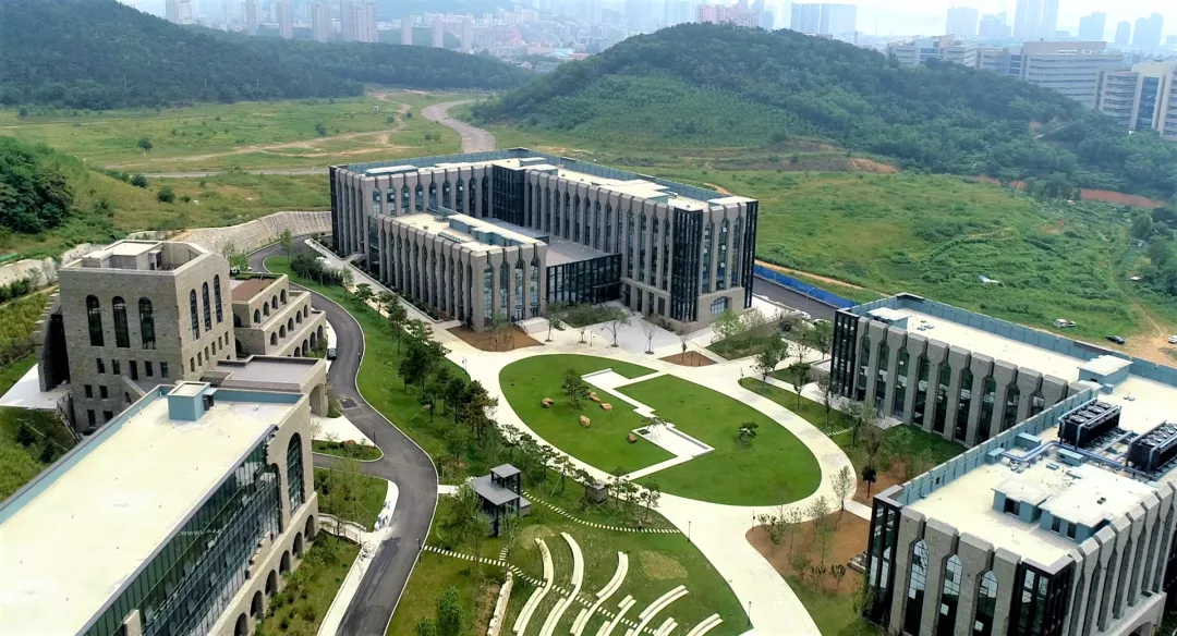 東軟第一家線下醫(yī)院開診，配512層CT