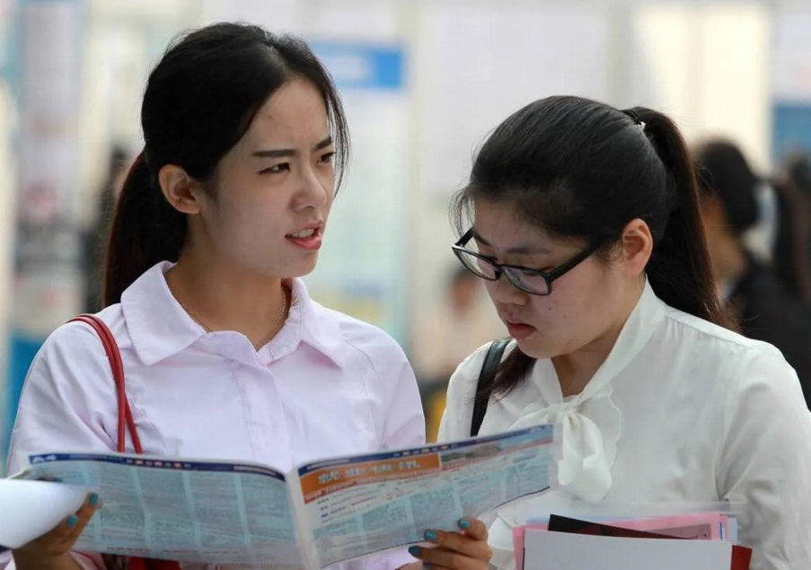 公务员或迎“新规”，部分岗位不可擅自离职，不想干也得坚持