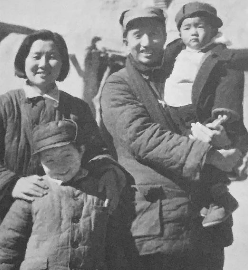 相交41年！毛主席曾先后评价徐向前：开始是“母鸡”，后来是好人