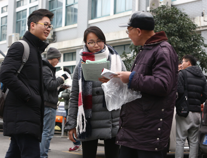 大学生搞笑吐槽大学4年划水经历，能力呈现倒退，也太虚度光阴了