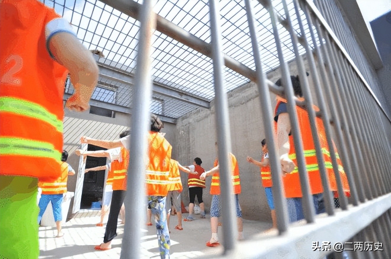 女死刑犯的最后一天：她叫艾弘，枪决前的24小时，是这样度过的