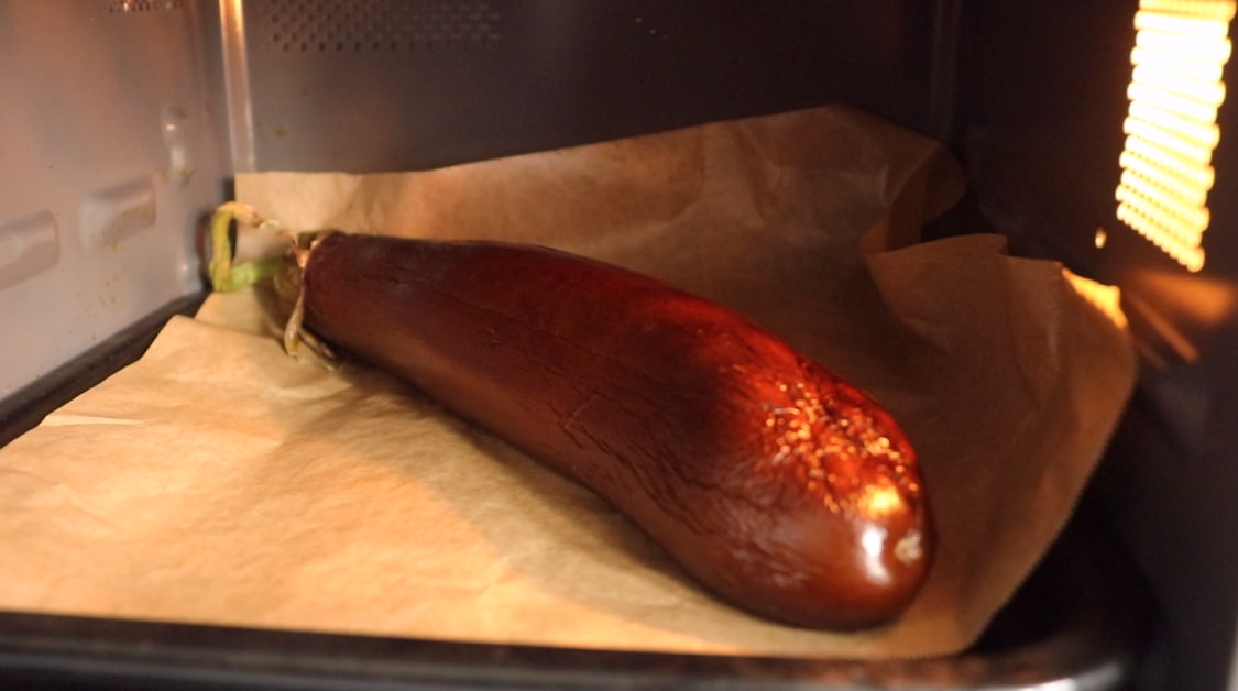 冬天里茄子还能这样吃，往里面打入一个鸡蛋，真香！别不懂吃