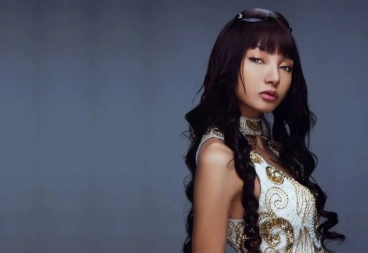 春晓：凭《奋斗》走红，和彭坦闪婚，结婚13年零绯闻