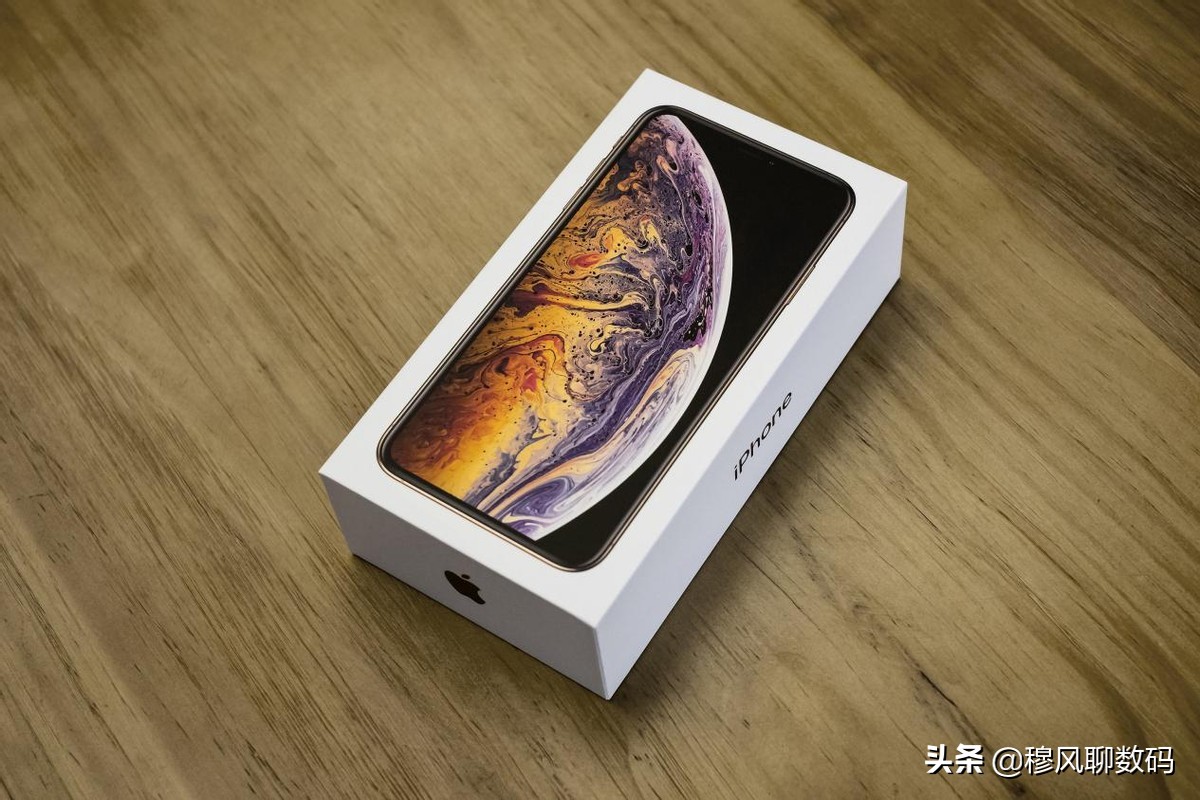 iPhone14Max真机现身，1024G大内存，8999买得起吗？