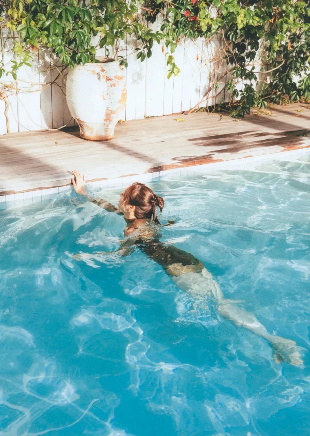 梅泽美波 1st新写真集，化身“吃货”花仙子