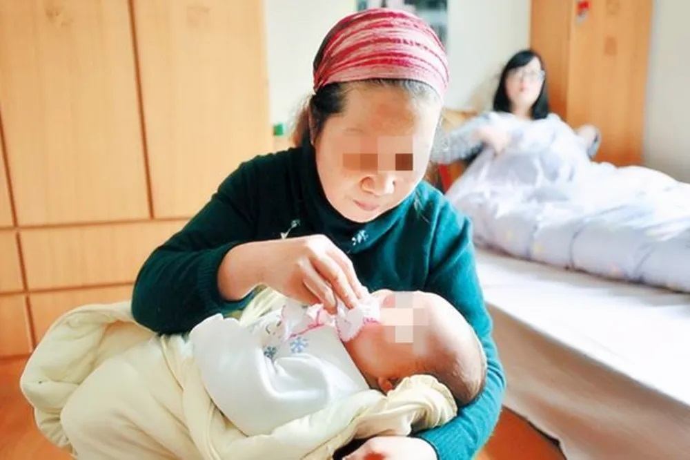 哺乳期的妈妈感冒了，还能继续喂奶吗？有些事过“忧”不及