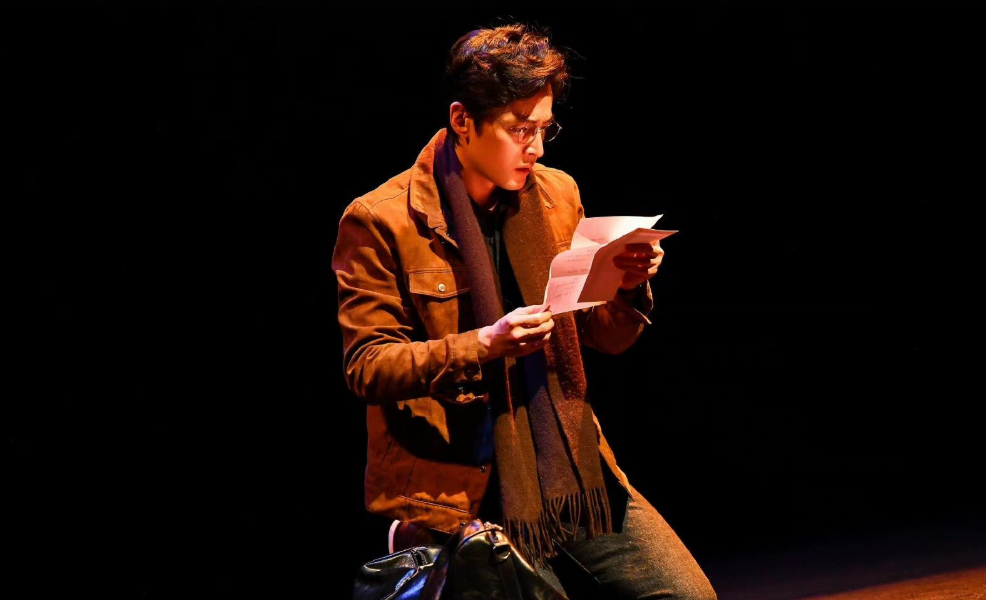 恭喜!肖战新剧终于杀青,颜值逆天演技炸裂,官宣照帅出新天际