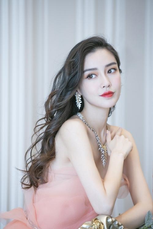 不一样的angelababy