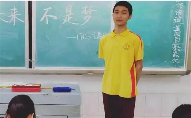 何润琪：带着妈妈遗照上清华，这个湖南文科状元的故事让人唏嘘