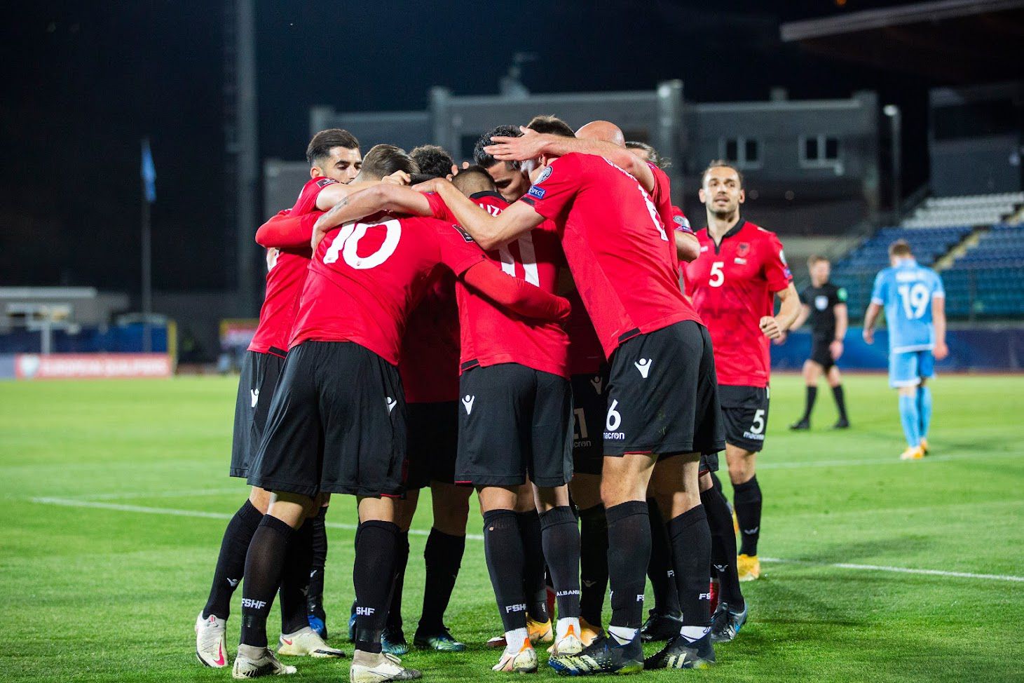 伊万-巴利乌在阿尔梅里亚集锦(阿尔巴尼亚国家队迎来黄金一代，首发11人，都是四大联赛主力队员)