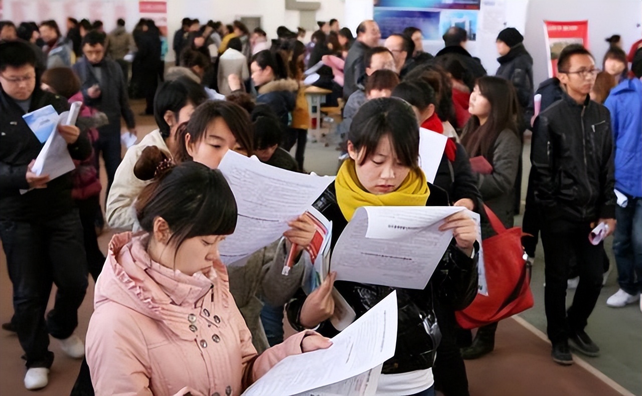 专科生算不算大学生？官方给出真实答案，有个回答“太荒唐”