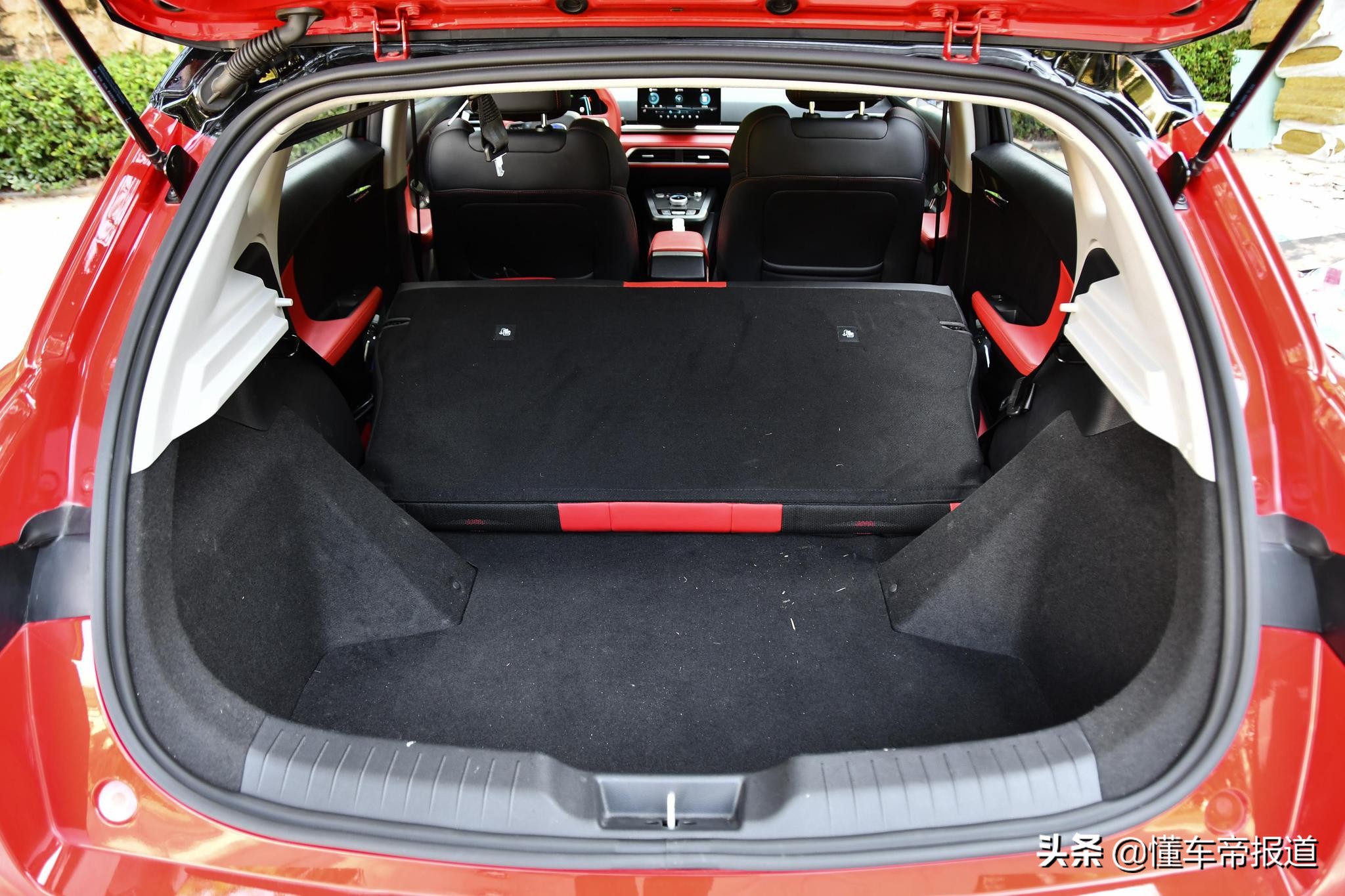 新车｜“买菜车”也能玩运动范？试驾体验2021款比亚迪e2