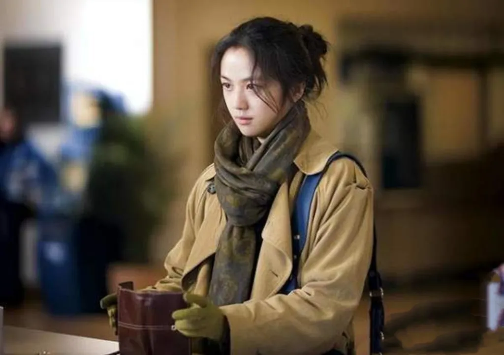 汤唯韩国获奖感言(汤唯又获奖啦！当她用流利的韩文开头，发表获奖感言时)