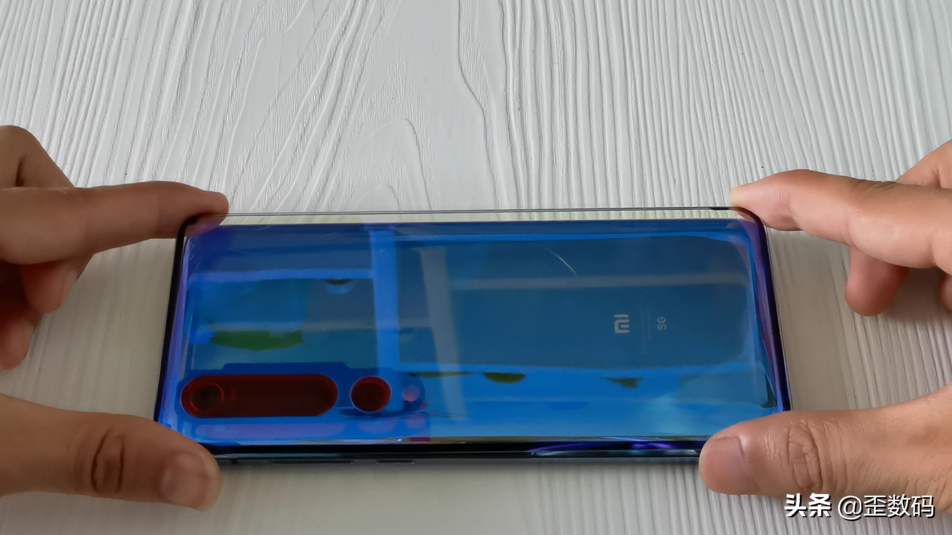 花28元将小米10改成透明背板，效果真绝了