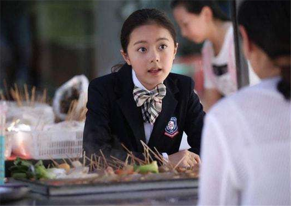 “双料学霸”赵今麦笔记曝光，高中三年拍戏9部，专业课成绩97.8