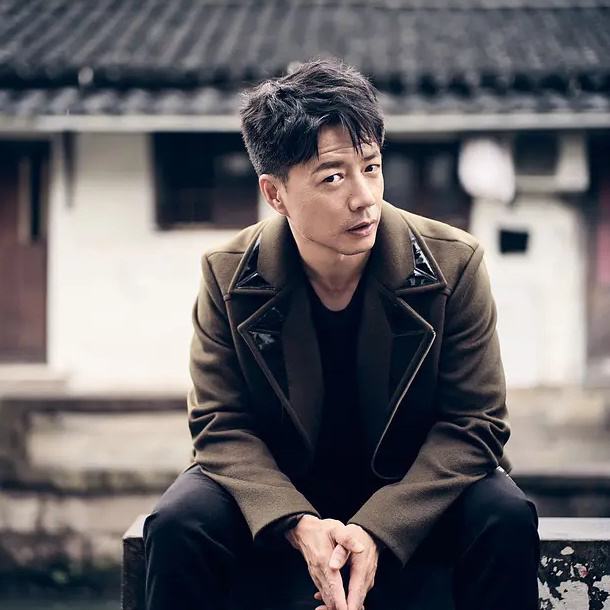 视觉盛宴!10位西北男明星,个个是棱角分明,浓眉大眼的硬汉帅哥