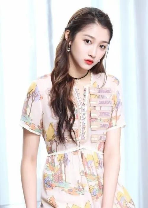 关晓彤和蒋依依，谁更有灵气